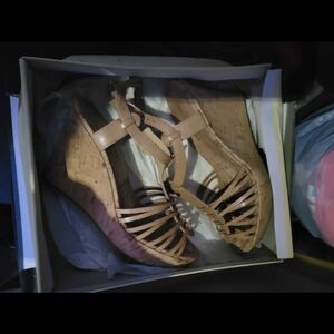 Elegant Tan Wedge Sandals